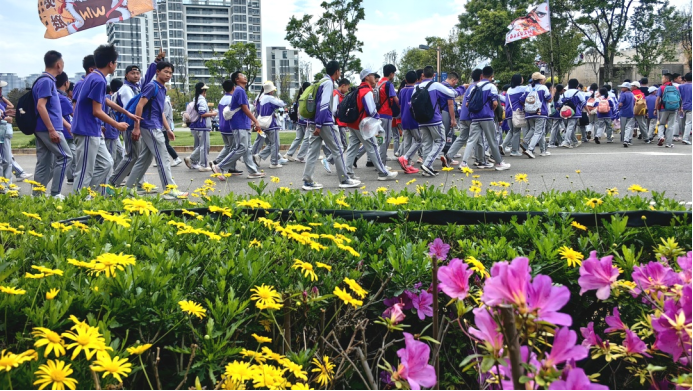 云南安寧中學(xué)太平學(xué)校初中部:用腳步丈量大地強(qiáng)健身心體魄 用眼睛觀察山河啟迪思想品格(1)346.png