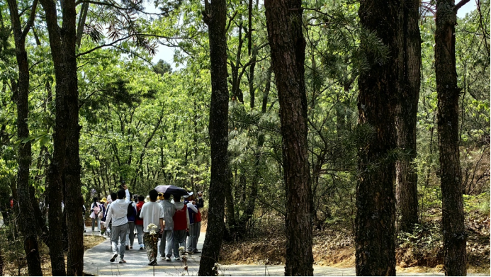 云南安寧中學(xué)太平學(xué)校初中部:用腳步丈量大地強(qiáng)健身心體魄 用眼睛觀察山河啟迪思想品格(1)3808.png