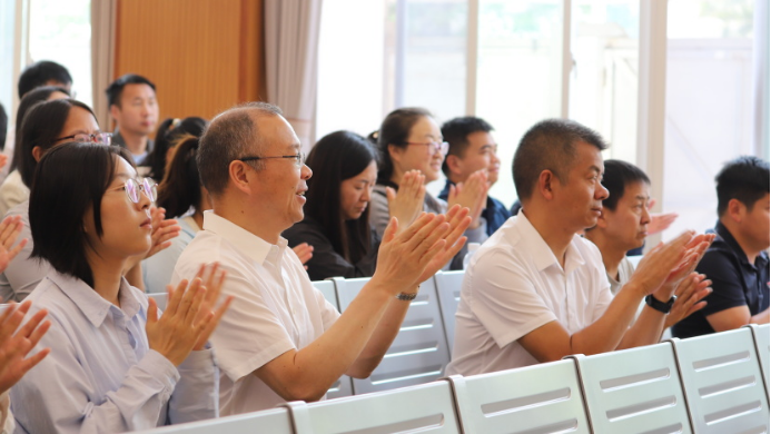 取經(jīng)問道拓展工作視野 交流互鑒分享發(fā)展經(jīng)驗(yàn)——云南省馬關(guān)縣第一中學(xué)考察團(tuán)走進(jìn)安寧中學(xué)開展學(xué)習(xí)交流2189.png