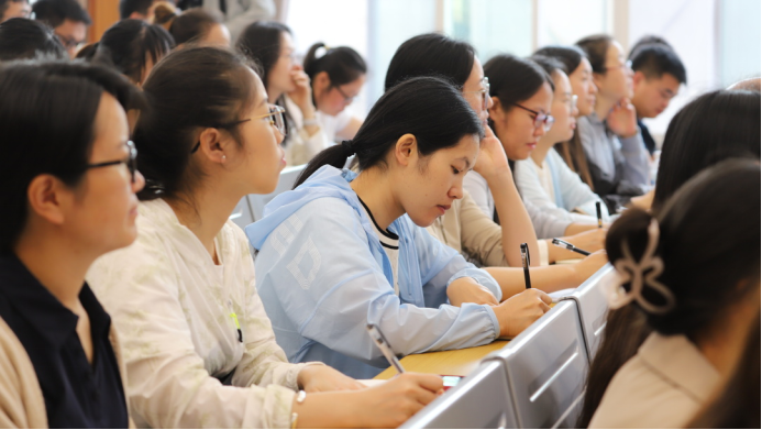 取經(jīng)問道拓展工作視野 交流互鑒分享發(fā)展經(jīng)驗(yàn)——云南省馬關(guān)縣第一中學(xué)考察團(tuán)走進(jìn)安寧中學(xué)開展學(xué)習(xí)交流1986.png