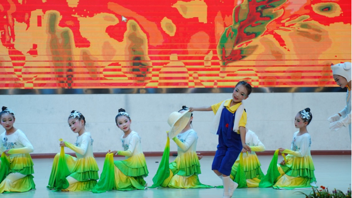 充分展現(xiàn)美育浸潤行動(dòng)豐碩成果 奮力書寫培育時(shí)代新人亮眼答卷7616.png