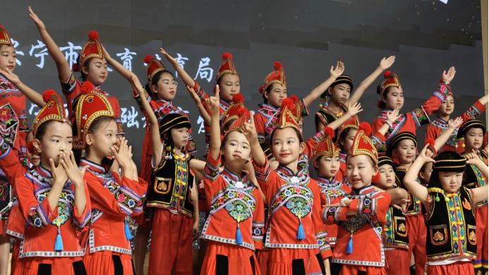 充分展現(xiàn)美育浸潤行動(dòng)豐碩成果 奮力書寫培育時(shí)代新人亮眼答卷3228.png