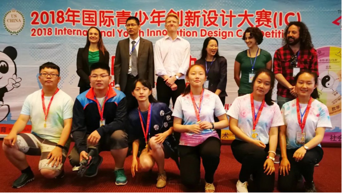 用文明之光點(diǎn)亮啟智潤(rùn)心精神燈塔 以?shī)^進(jìn)之姿譜寫立德樹人璀璨新篇(1)4374.png