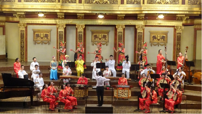 用文明之光點(diǎn)亮啟智潤(rùn)心精神燈塔 以?shī)^進(jìn)之姿譜寫立德樹人璀璨新篇(1)4175.png