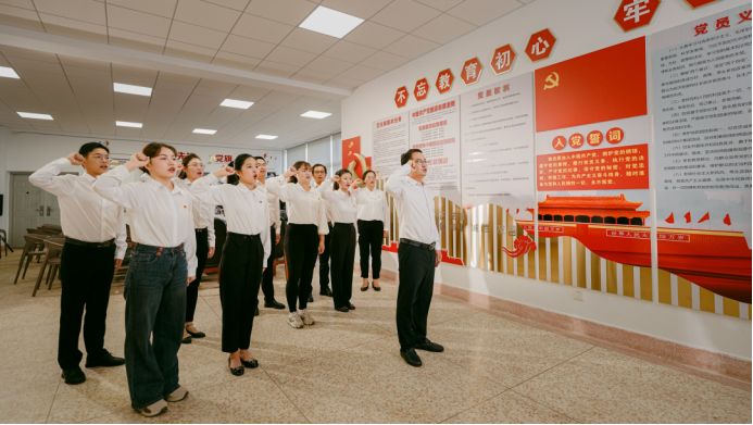 用文明之光點(diǎn)亮啟智潤(rùn)心精神燈塔 以?shī)^進(jìn)之姿譜寫立德樹人璀璨新篇(1)1619.png