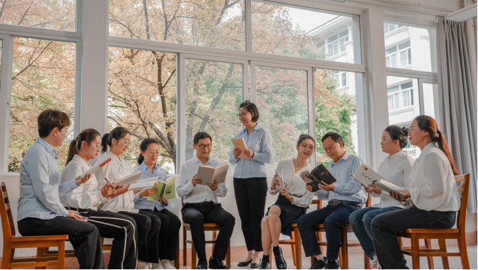 用文明之光點(diǎn)亮啟智潤(rùn)心精神燈塔 以?shī)^進(jìn)之姿譜寫立德樹人璀璨新篇(1)1896.png