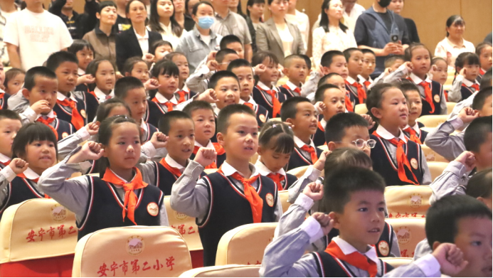 牢記黨的教導堅定紅色理想信念 爭做強國少年厚植熾熱家國情懷4198.png