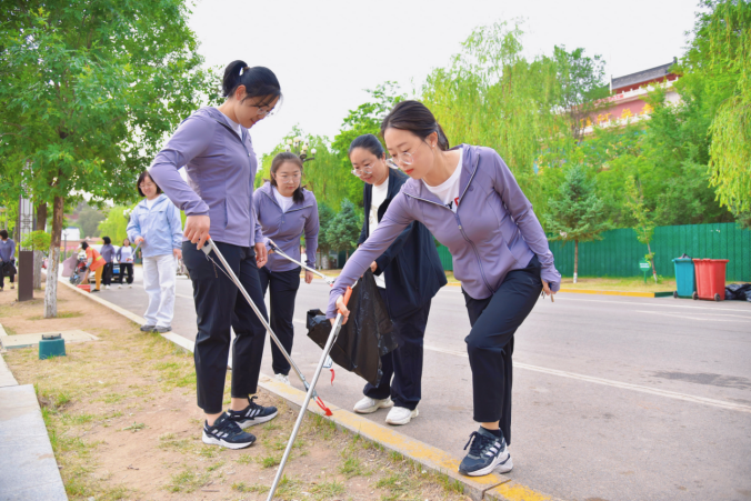 山西長治:沁縣農(nóng)商行開展“守護綠水青山 踐行農(nóng)商擔(dān)當(dāng)”主題徒步活動360.png