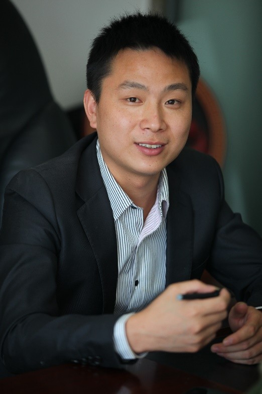 冰封秘境的掌舵者——《冰川下的秘密》幕后的卓越制片人