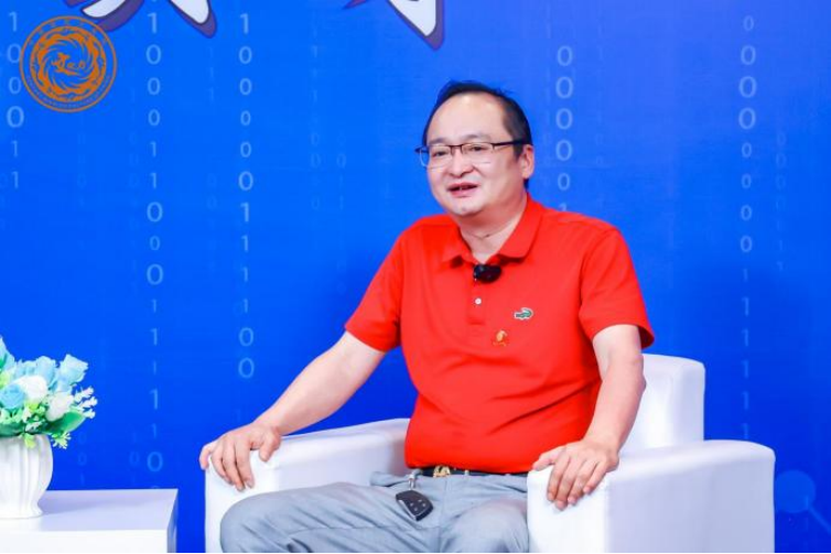 (已瘦身)《 時(shí)代先鋒 民族脊梁 》時(shí)代先鋒人物--李 龍(2)903.png