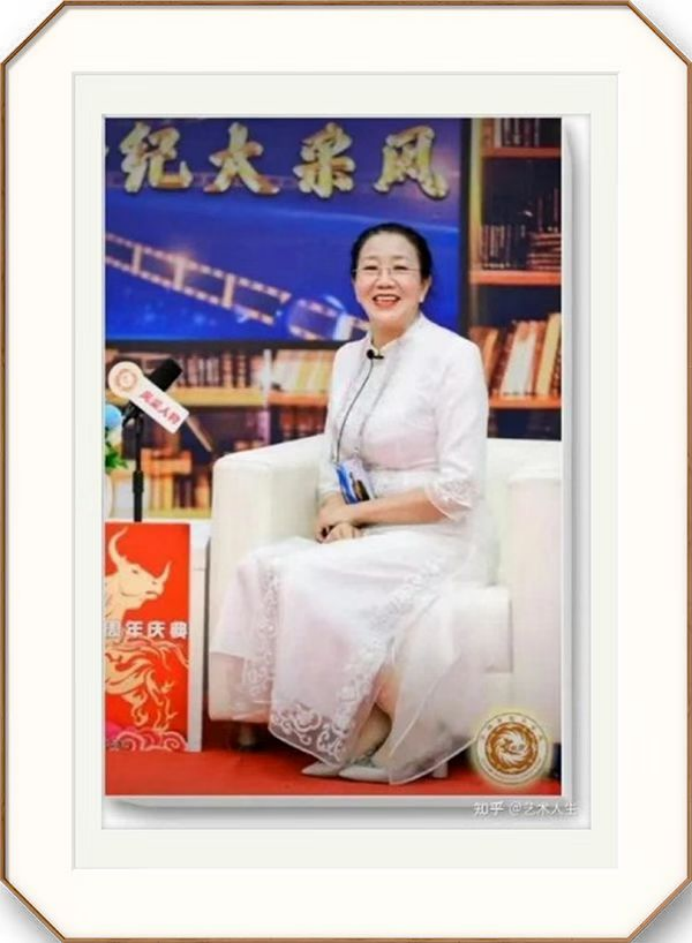 《垂譽古今 筆墨春秋》新時代中醫(yī)傳承人--史蘭香(2)859.png