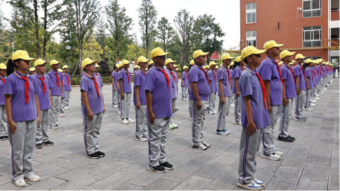 少年赴新程 成長續(xù)華章__安寧中學嵩華學校初2028屆學前綜合教育精彩紀實3312.png