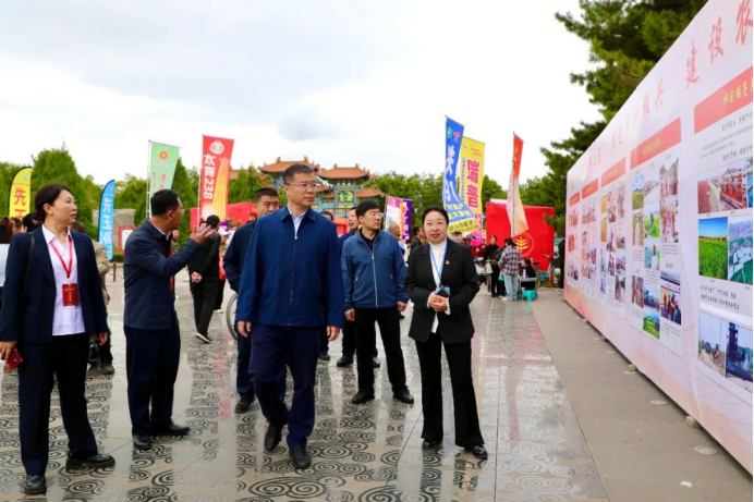 山西朔州:朔城區(qū)慶祝2025年“中國(guó)農(nóng)民豐收節(jié)”暨特色農(nóng)產(chǎn)品展銷活動(dòng)啟動(dòng)(1)512.png