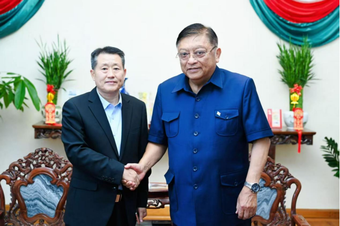 張主任 外交官328.png