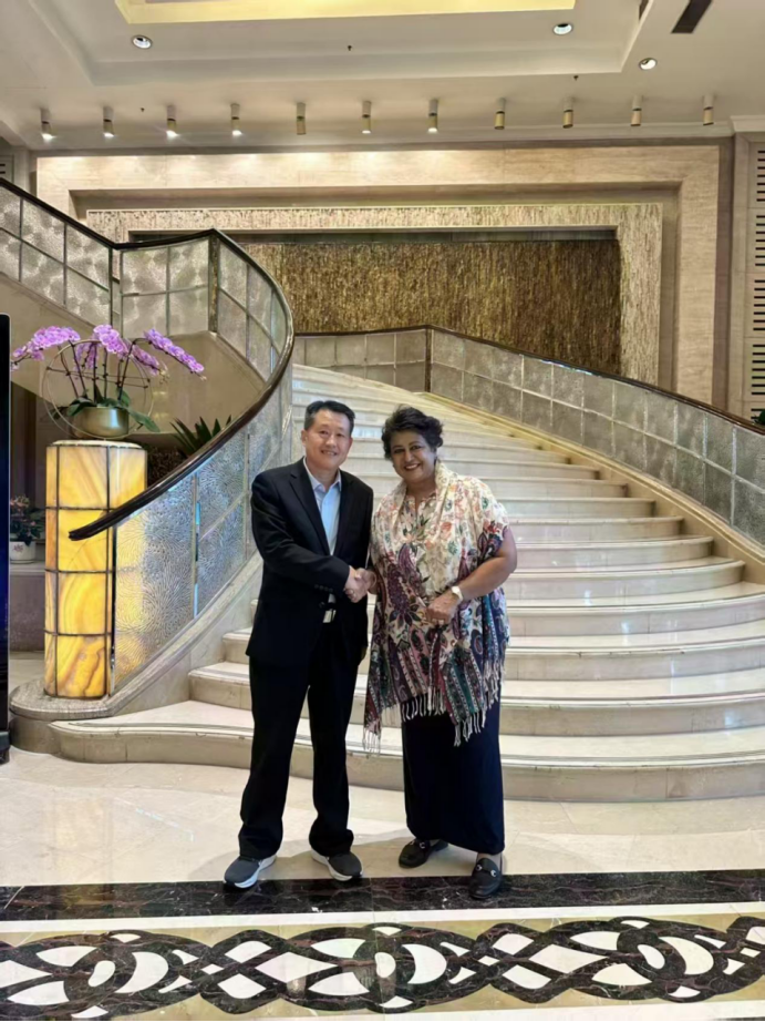 張主任 外交官153.png