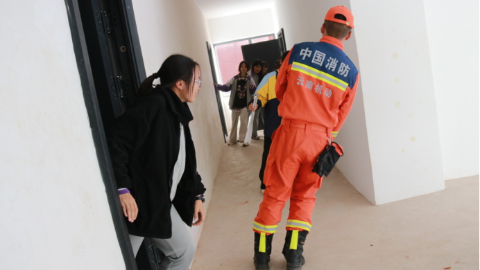 以藍(lán)焰勇士精神引領(lǐng)學(xué)生樹(shù)立遠(yuǎn)大志向 用應(yīng)992.png