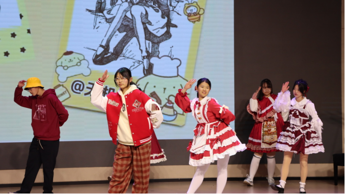 筑夢(mèng)安中繪新卷 青春唱響新時(shí)代__安寧中學(xué)高8751.png