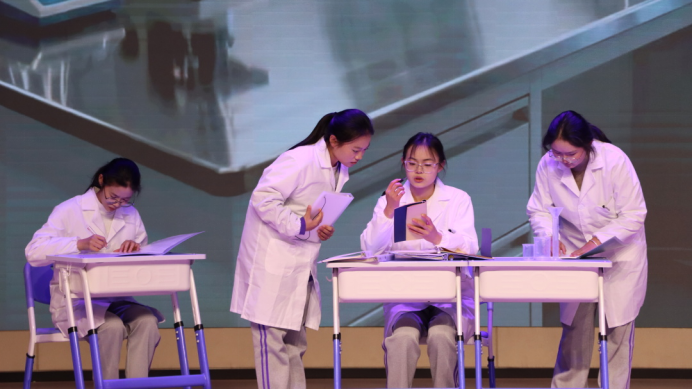 筑夢(mèng)安中繪新卷 青春唱響新時(shí)代__安寧中學(xué)高4208.png