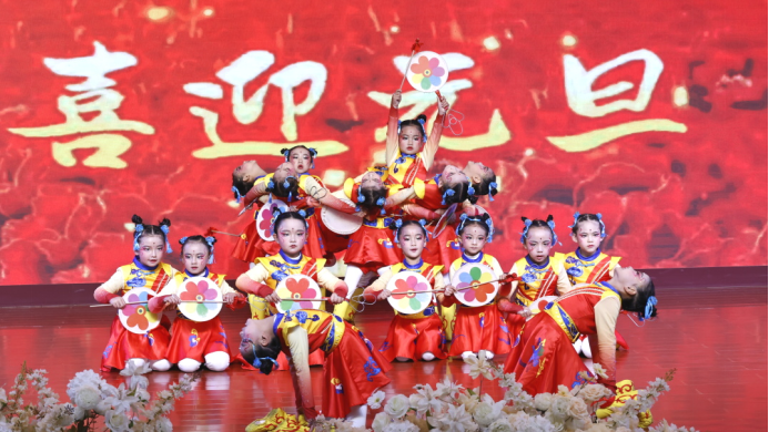 藝彩迎新 逐夢(mèng)前行‖安寧中學(xué)嵩華學(xué)校2026年1304.png