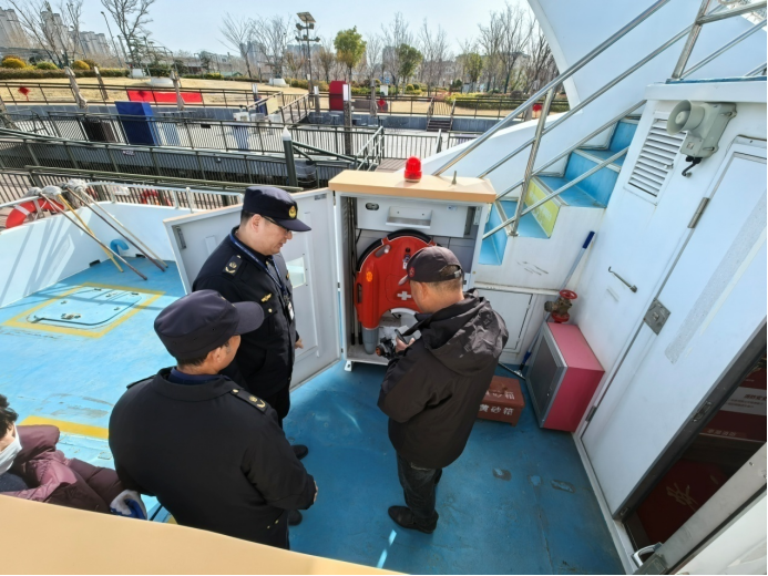 江蘇鹽城為水上交通撐起堅(jiān)實(shí)“安全傘”159.png